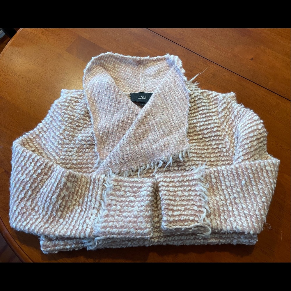 TYLI sweater size large - Picture 7 of 10